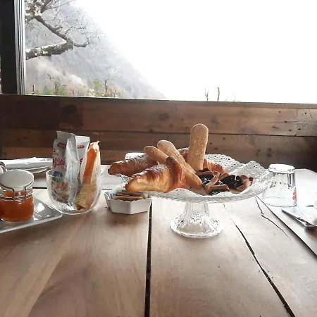 Del Sasso בית הארחה 3*